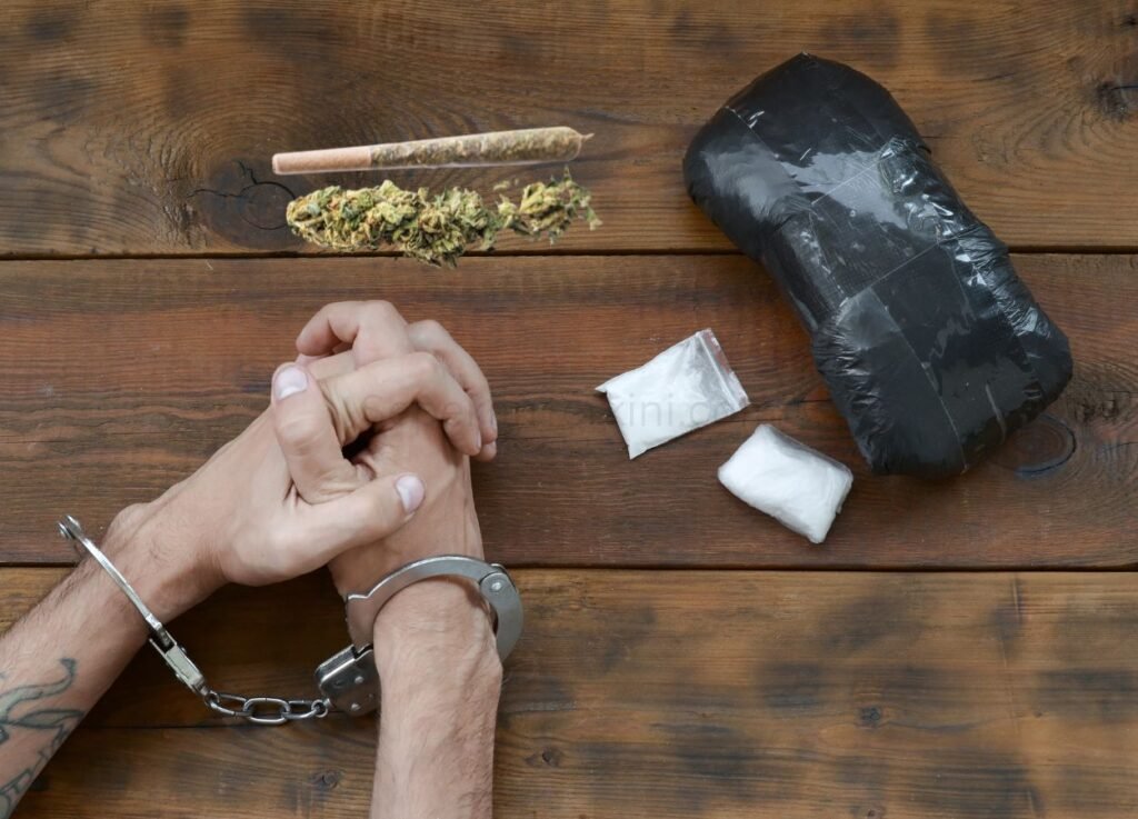 Bawa 8 Paket Ganja dan Miras, Pemuda di Tangerang Terjaring Razia Kejahatan Jalanan - SepekanTerkini.com
