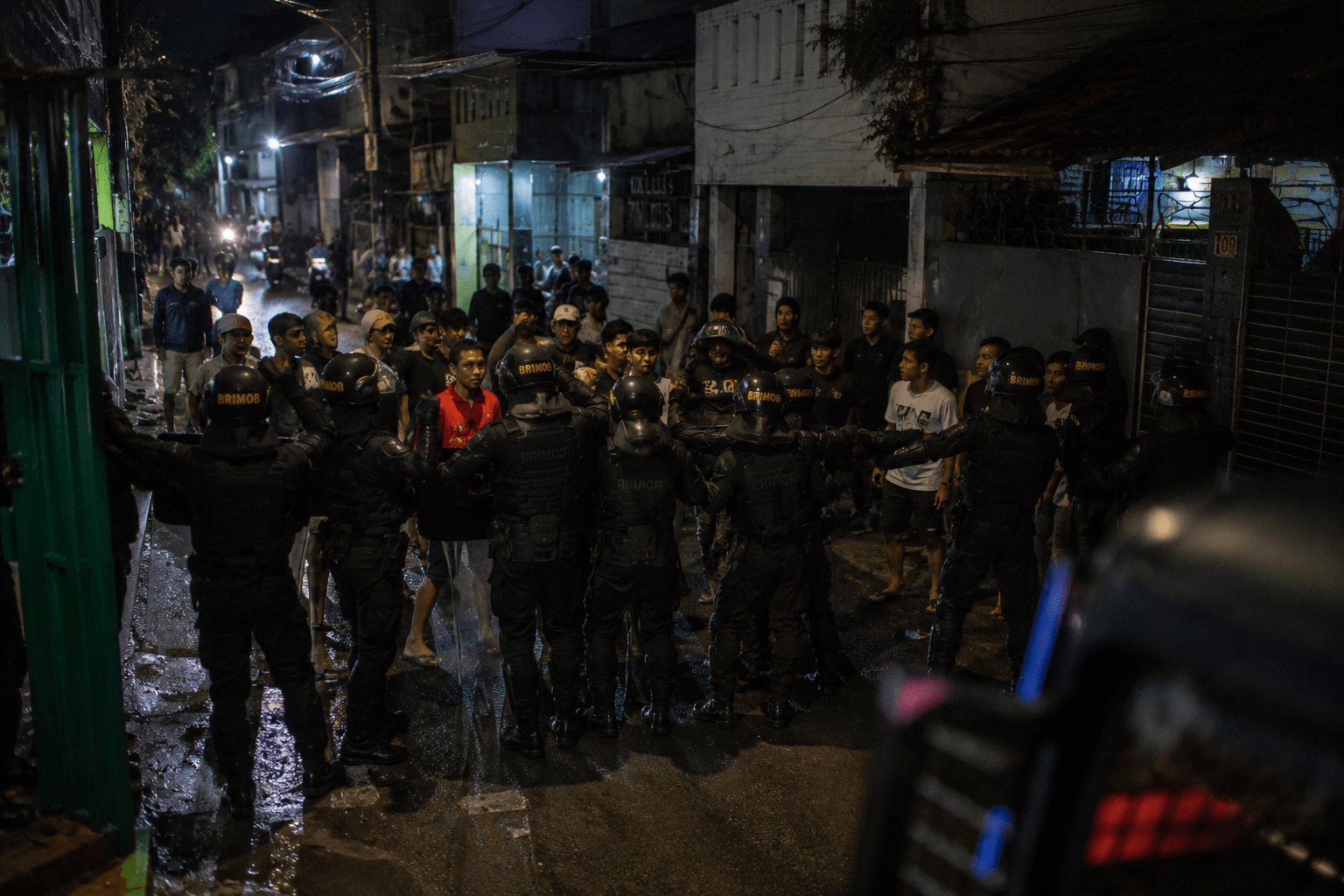 Brimob Polda Metro Cegah Tawuran di Bekasi, Dua Remaja dan Tujuh Sajam Diamankan