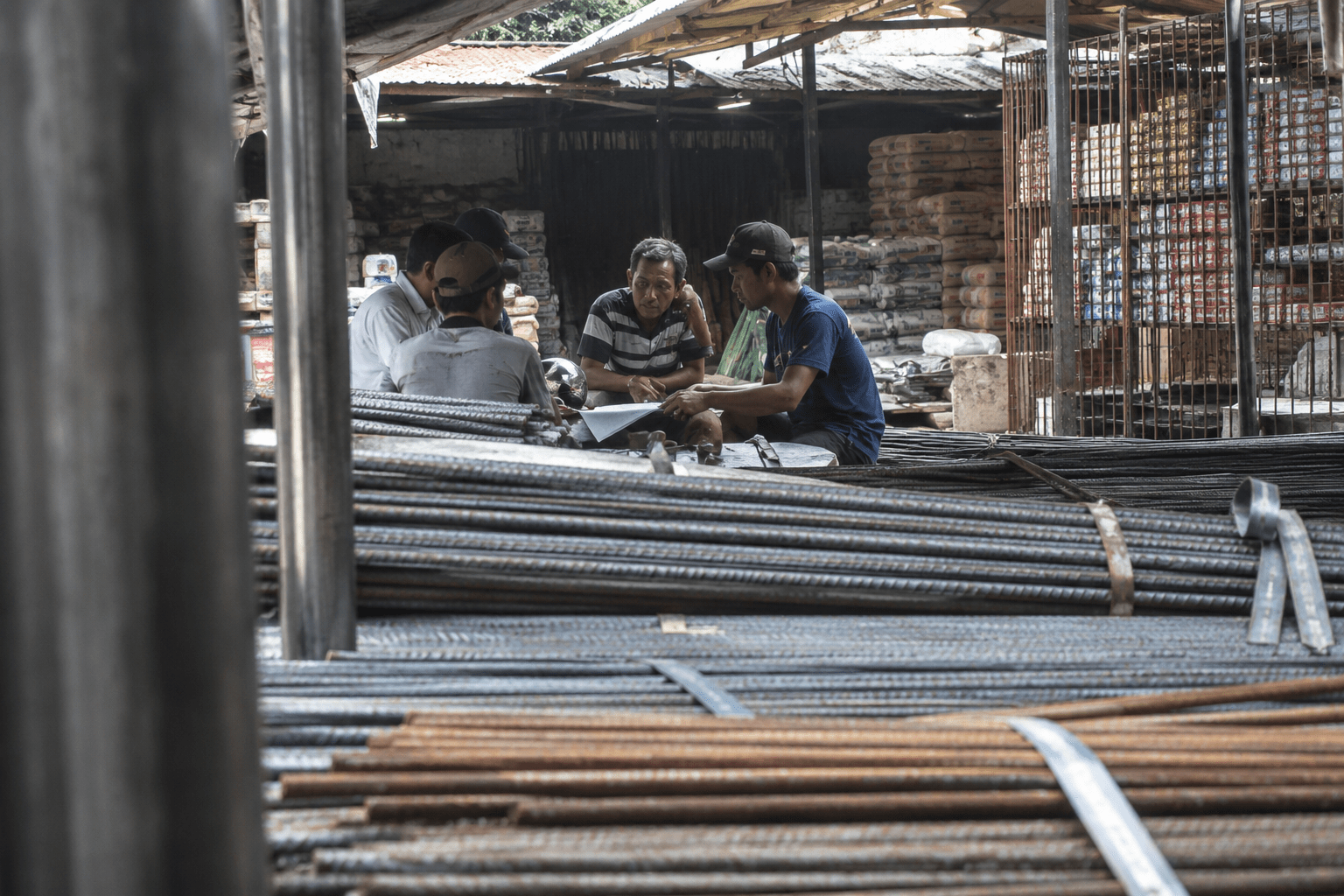 Rupiah Melemah, Kontraktor Keluhkan Kenaikan Harga Material Konstruksi