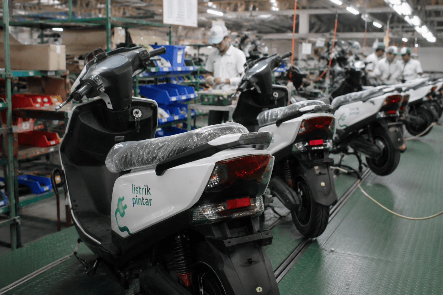 Motor Listrik dan Insentif SPPG Rp 6 Juta per Hari Masuk Daftar Evaluasi Program MBG