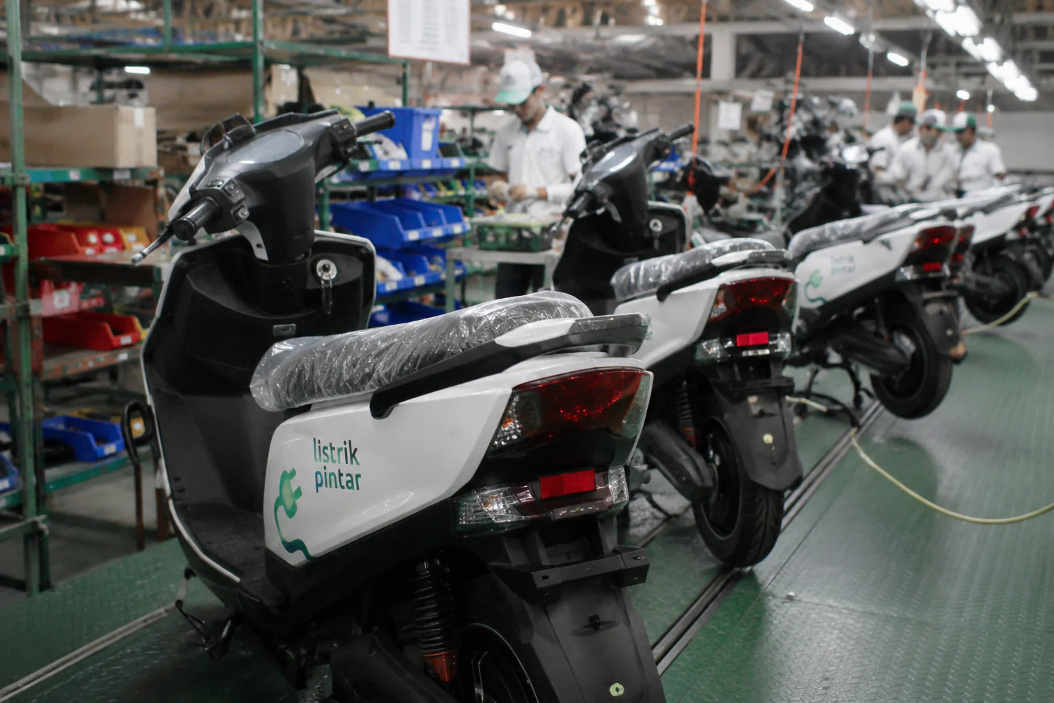 Motor Listrik dan Insentif SPPG Rp 6 Juta per Hari Masuk Daftar Evaluasi Program MBG