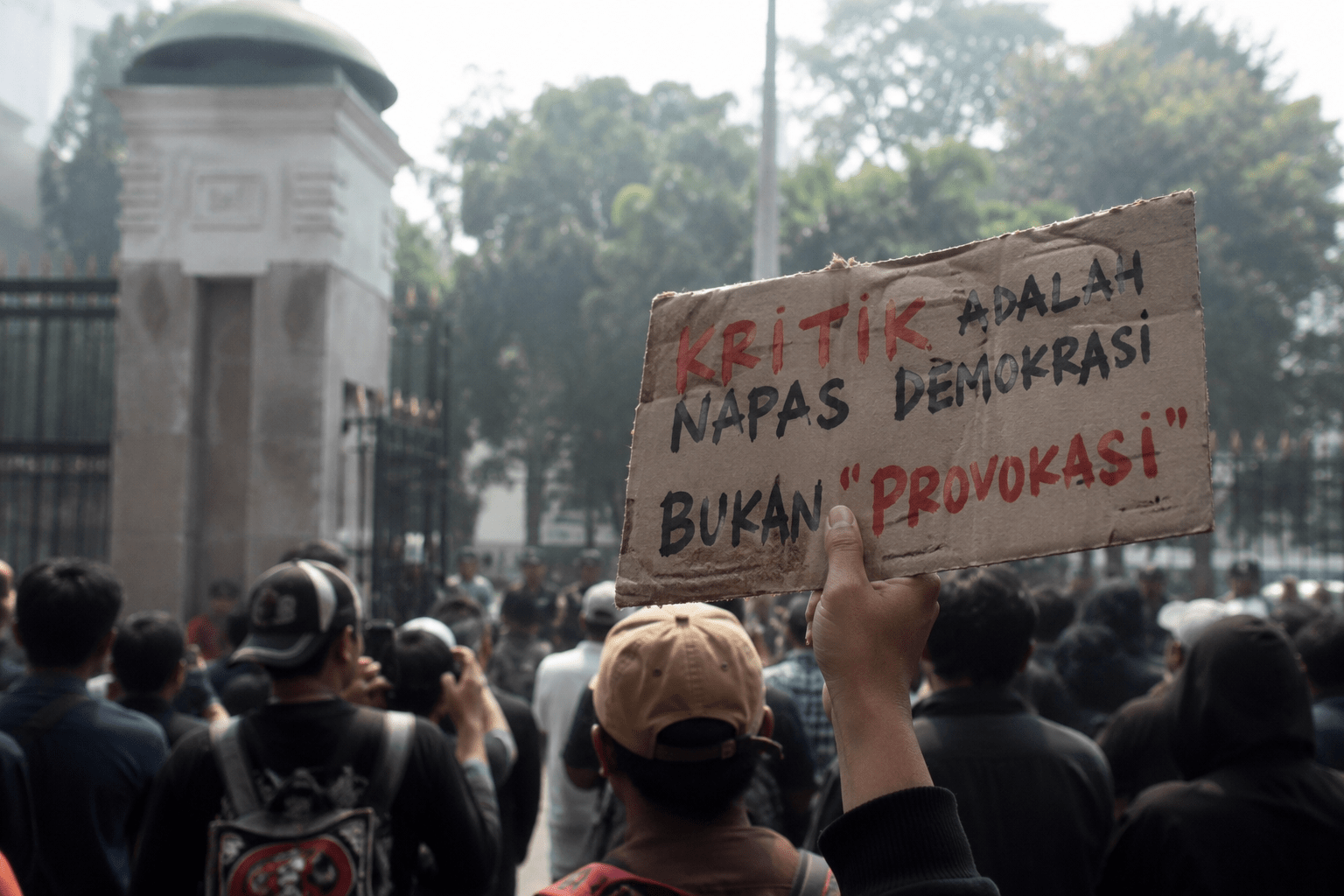 KSP: Kritik Adalah Bagian Demokrasi, Jangan Disamakan dengan Provokasi