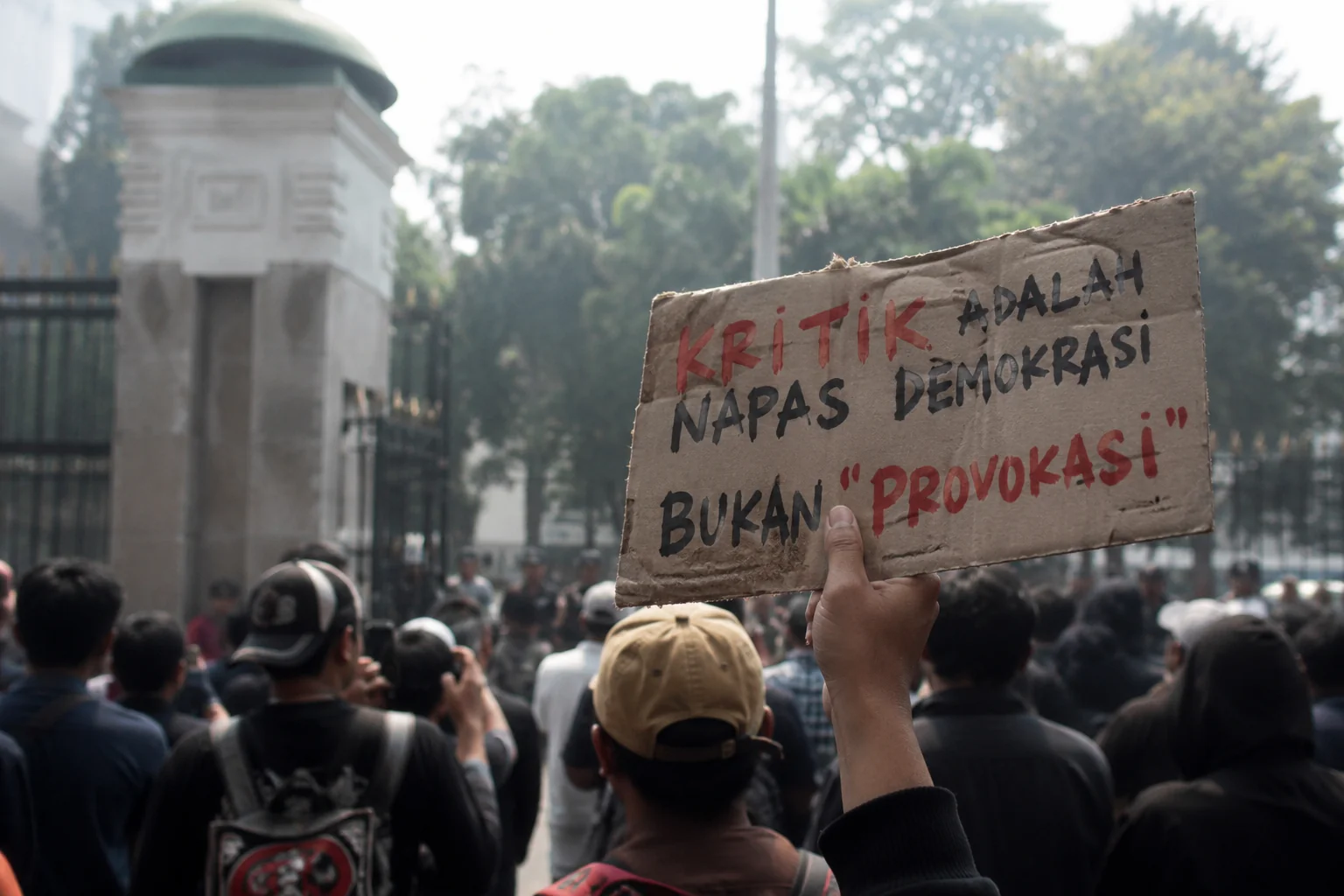 KSP: Kritik Adalah Bagian Demokrasi, Jangan Disamakan dengan Provokasi