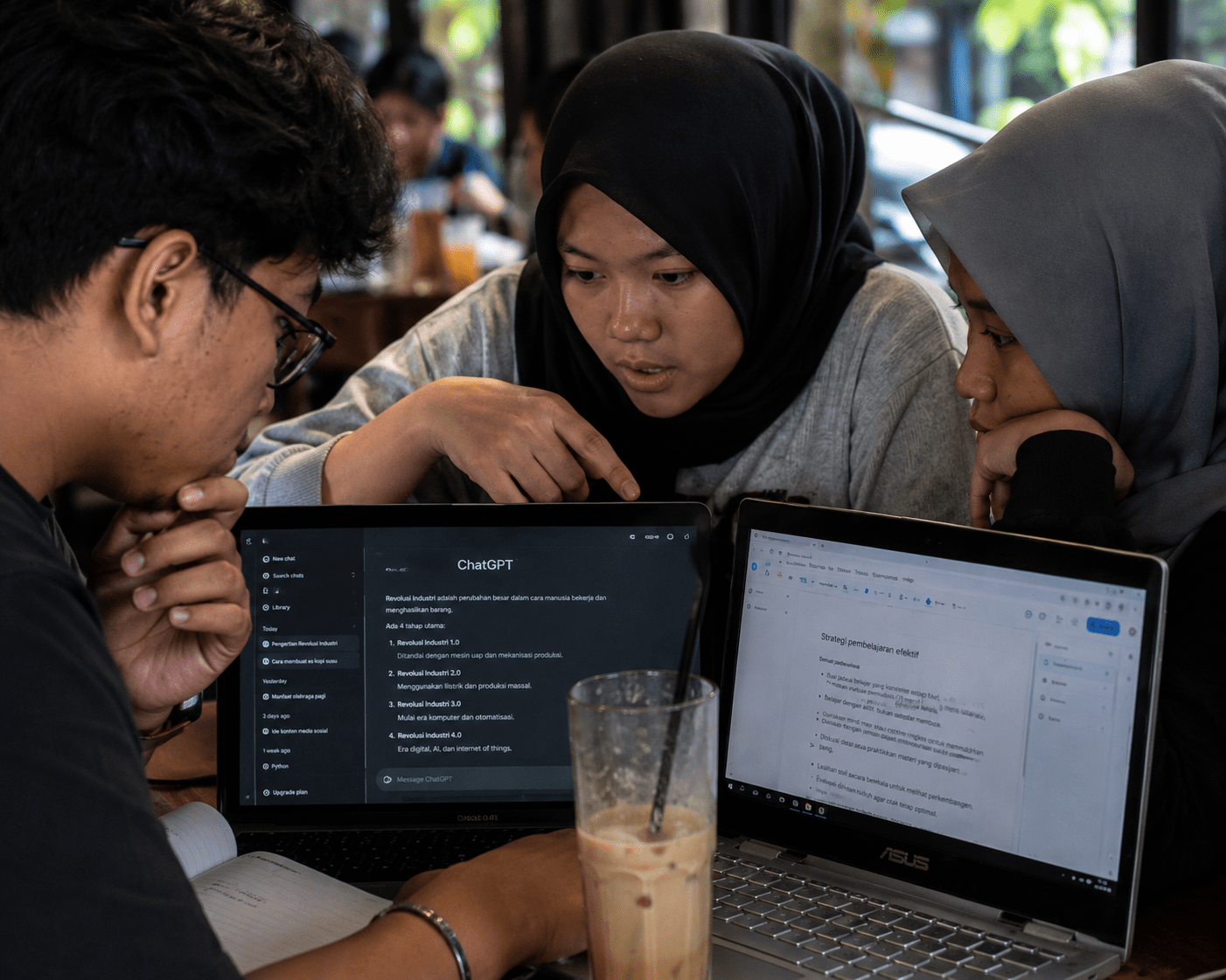 Orang Indonesia Makin Aktif Gunakan AI, Paling Sering untuk Cari Informasi dan Belajar