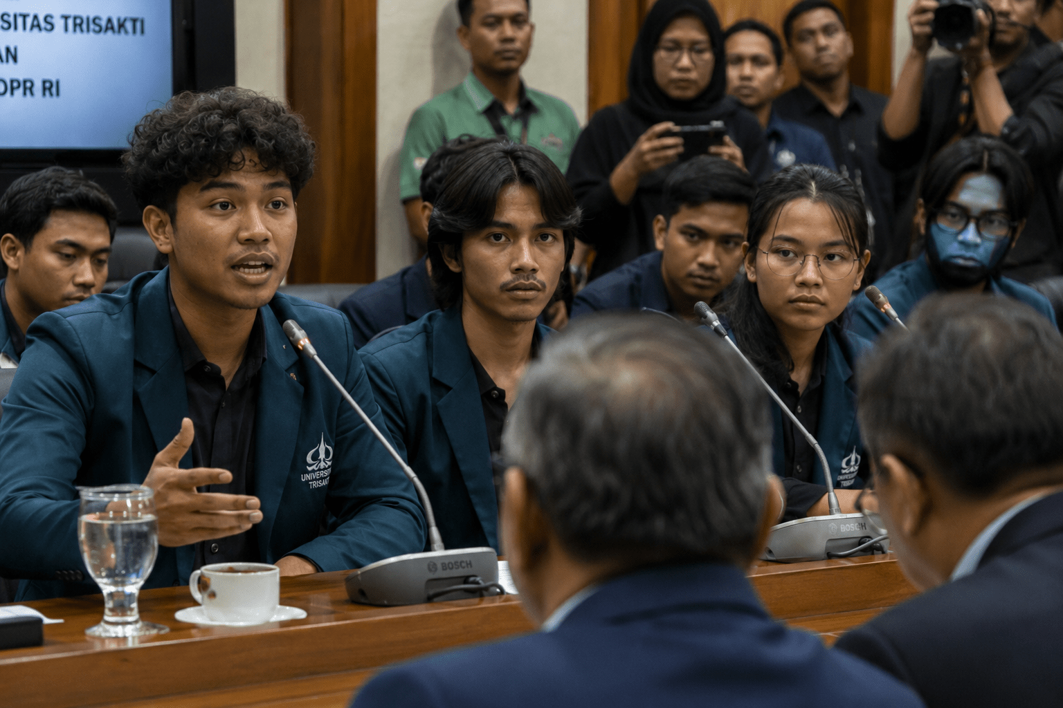 DPR Soroti Nasib 16 Mahasiswa Trisakti yang Masih Berstatus Tersangka