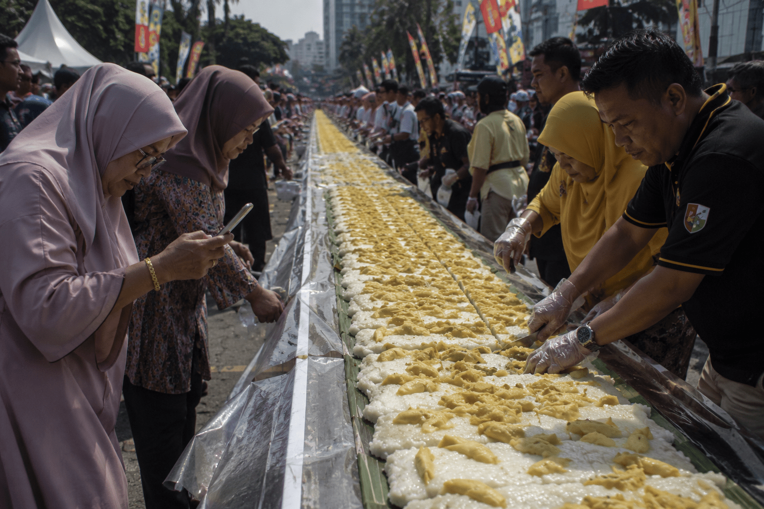 Kue Ketan Talam Durian Pecahkan Rekor Dunia, Pekanbaru Dorong Jadi Ikon Kuliner Daerah