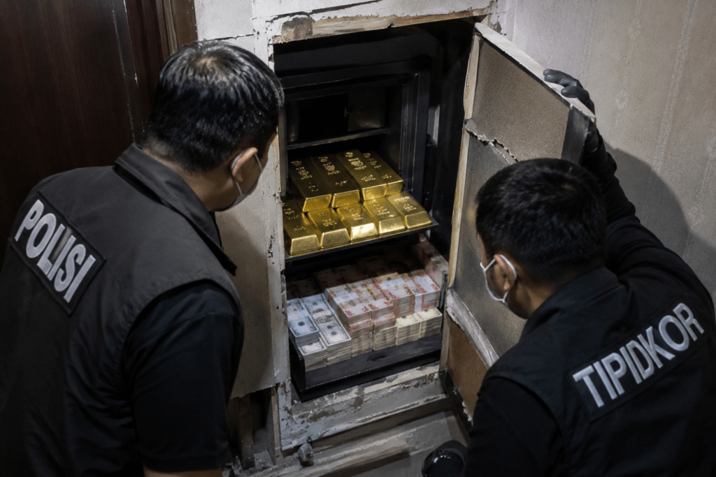 Polisi Sita Brankas Rahasia dan Emas 74 Kg di Sentul, Terkait Pengusutan Kasus Korupsi